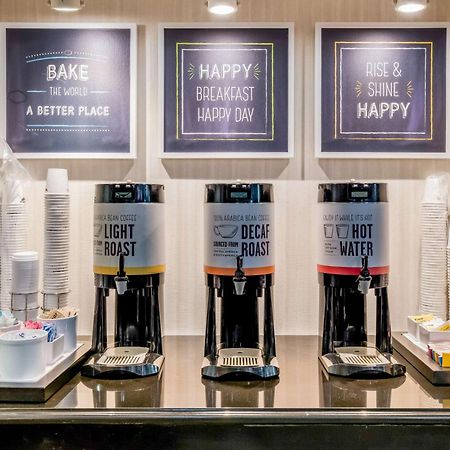 Hampton Inn Уинтър Хевън Екстериор снимка