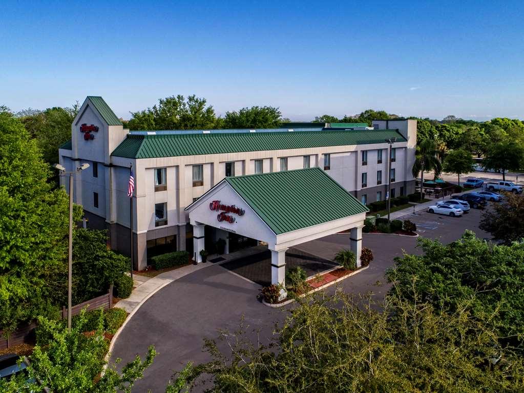 Hampton Inn Уинтър Хевън Екстериор снимка