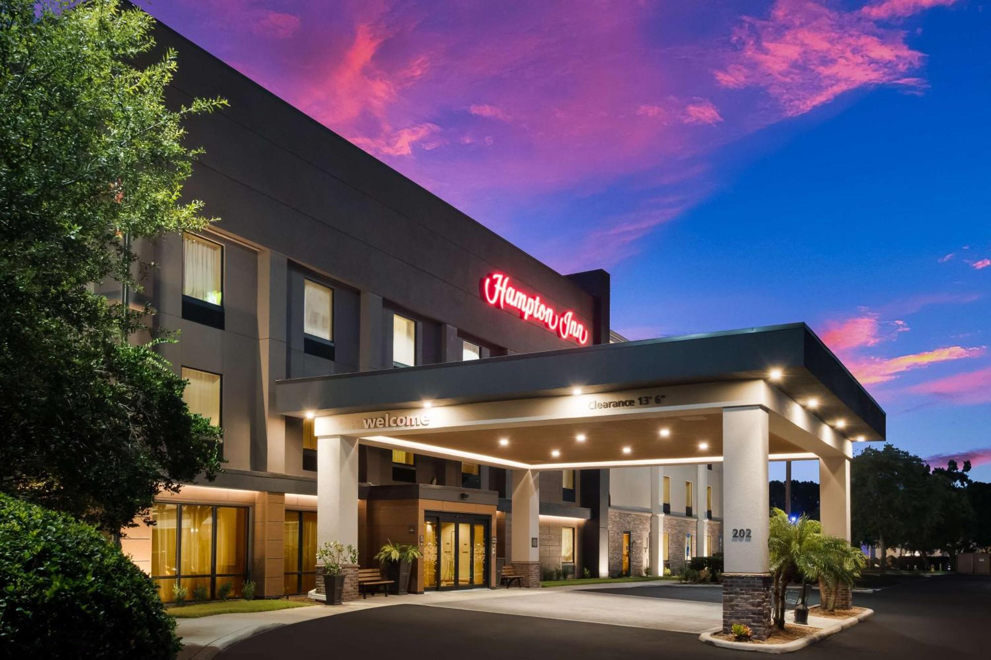 Hampton Inn Уинтър Хевън Екстериор снимка