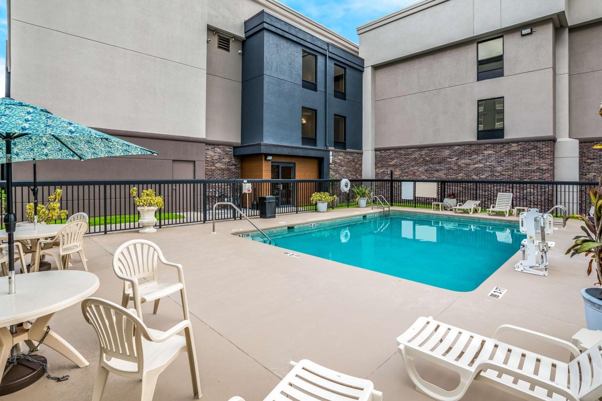 Hampton Inn Уинтър Хевън Екстериор снимка