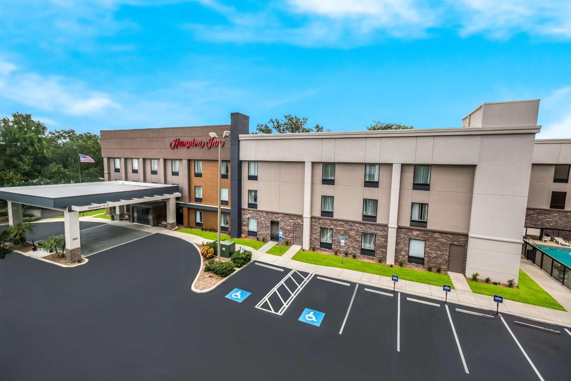 Hampton Inn Уинтър Хевън Екстериор снимка
