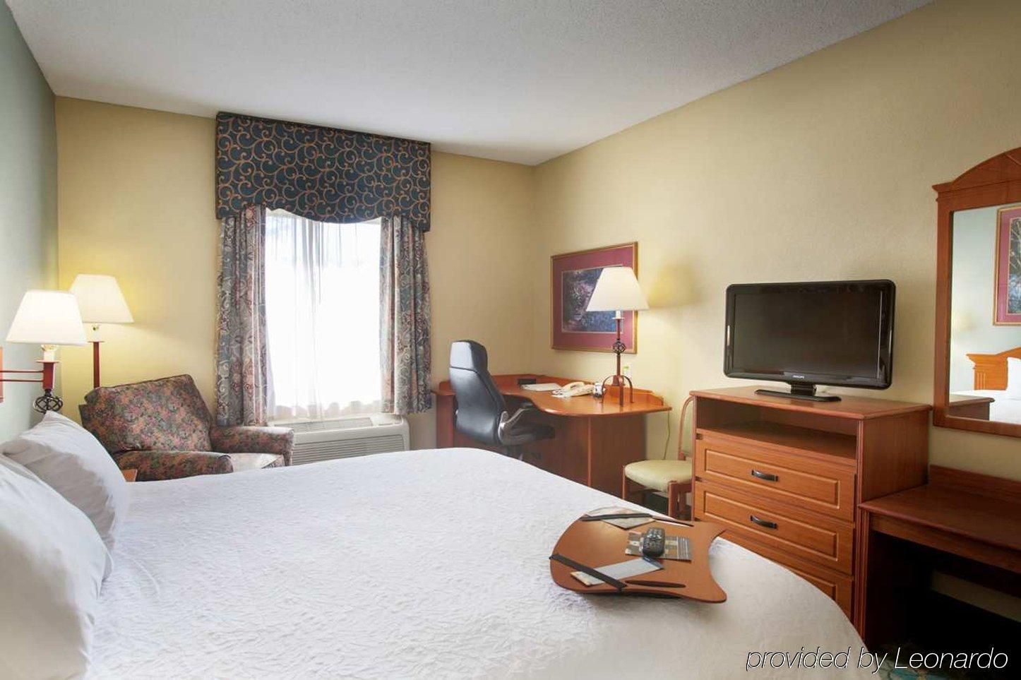 Hampton Inn Уинтър Хевън Екстериор снимка