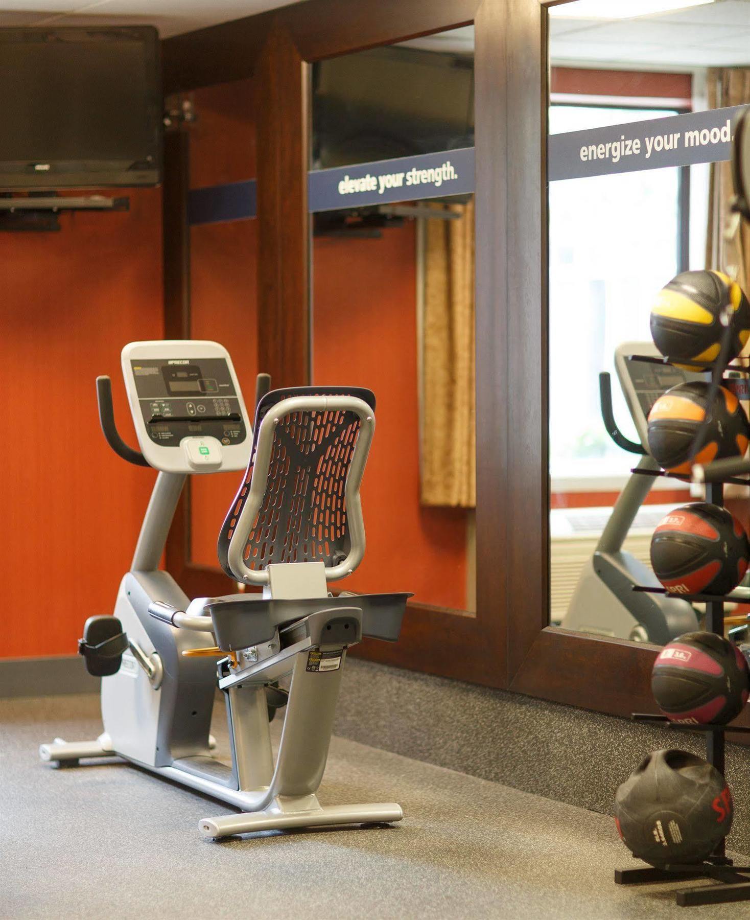 Hampton Inn Уинтър Хевън Екстериор снимка