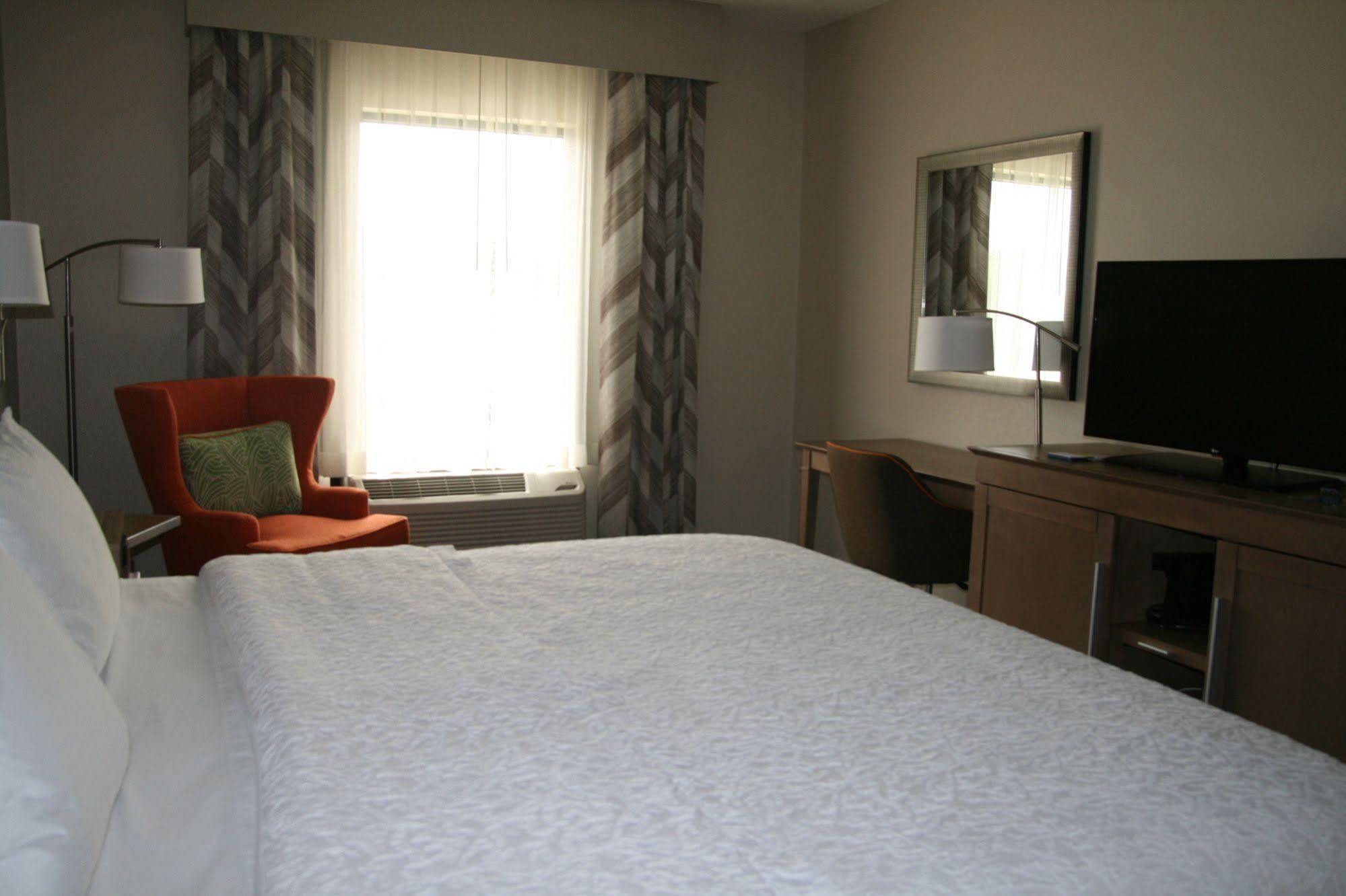 Hampton Inn Уинтър Хевън Екстериор снимка