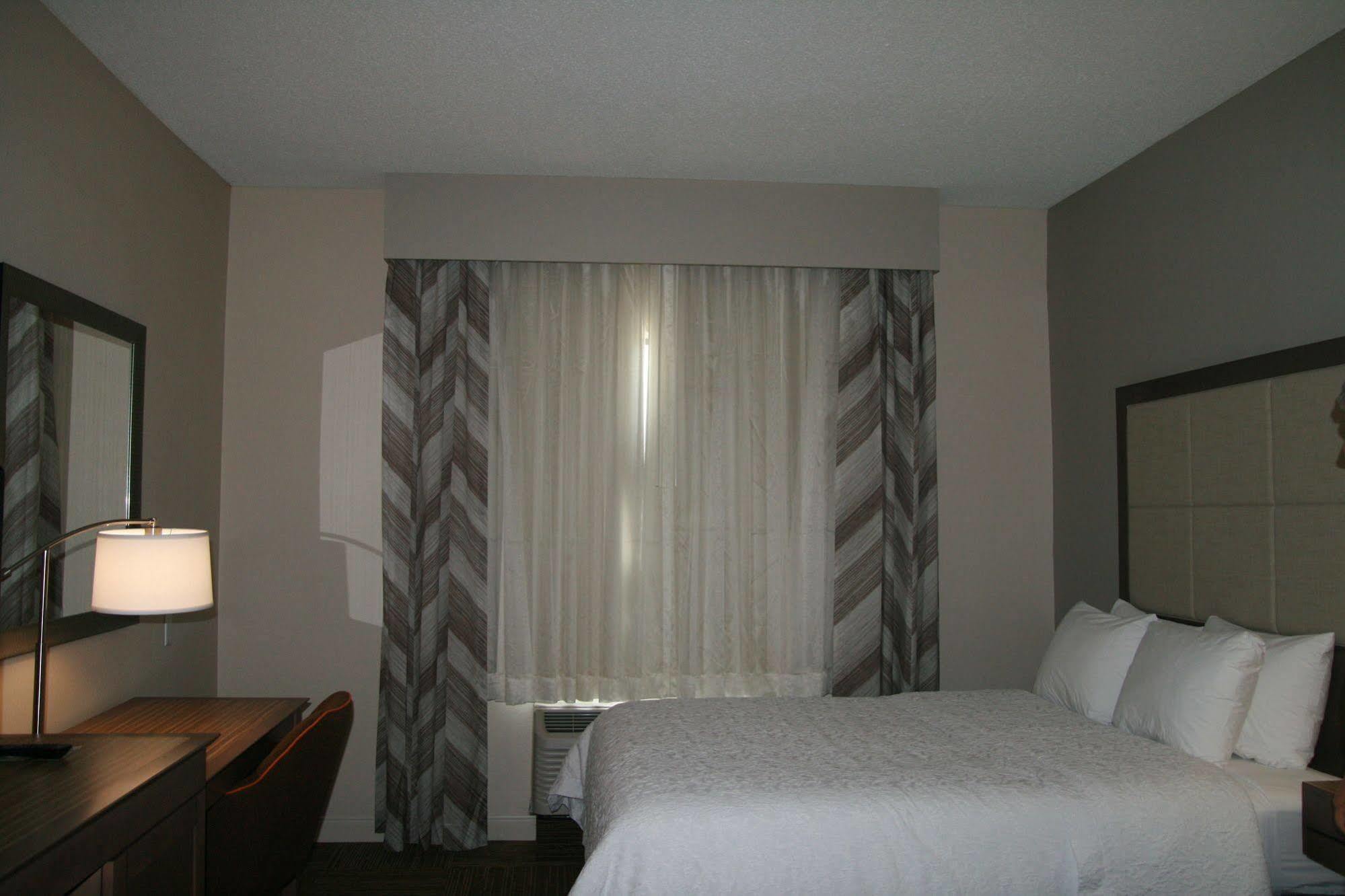 Hampton Inn Уинтър Хевън Екстериор снимка