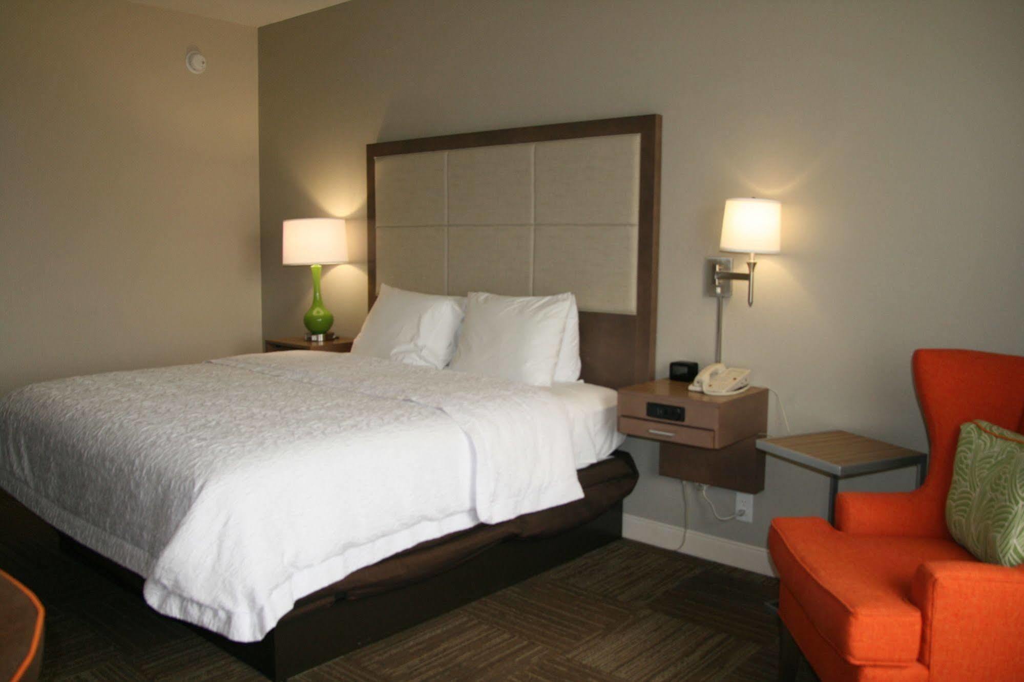 Hampton Inn Уинтър Хевън Екстериор снимка
