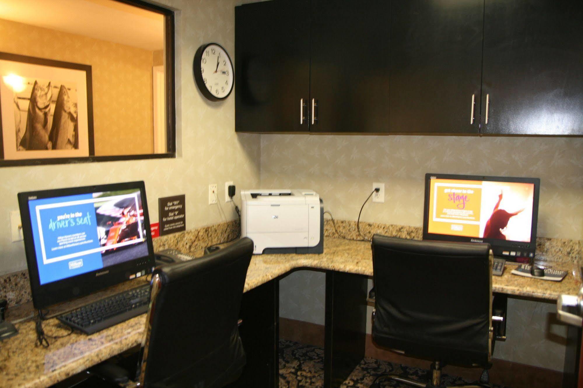 Hampton Inn Уинтър Хевън Екстериор снимка
